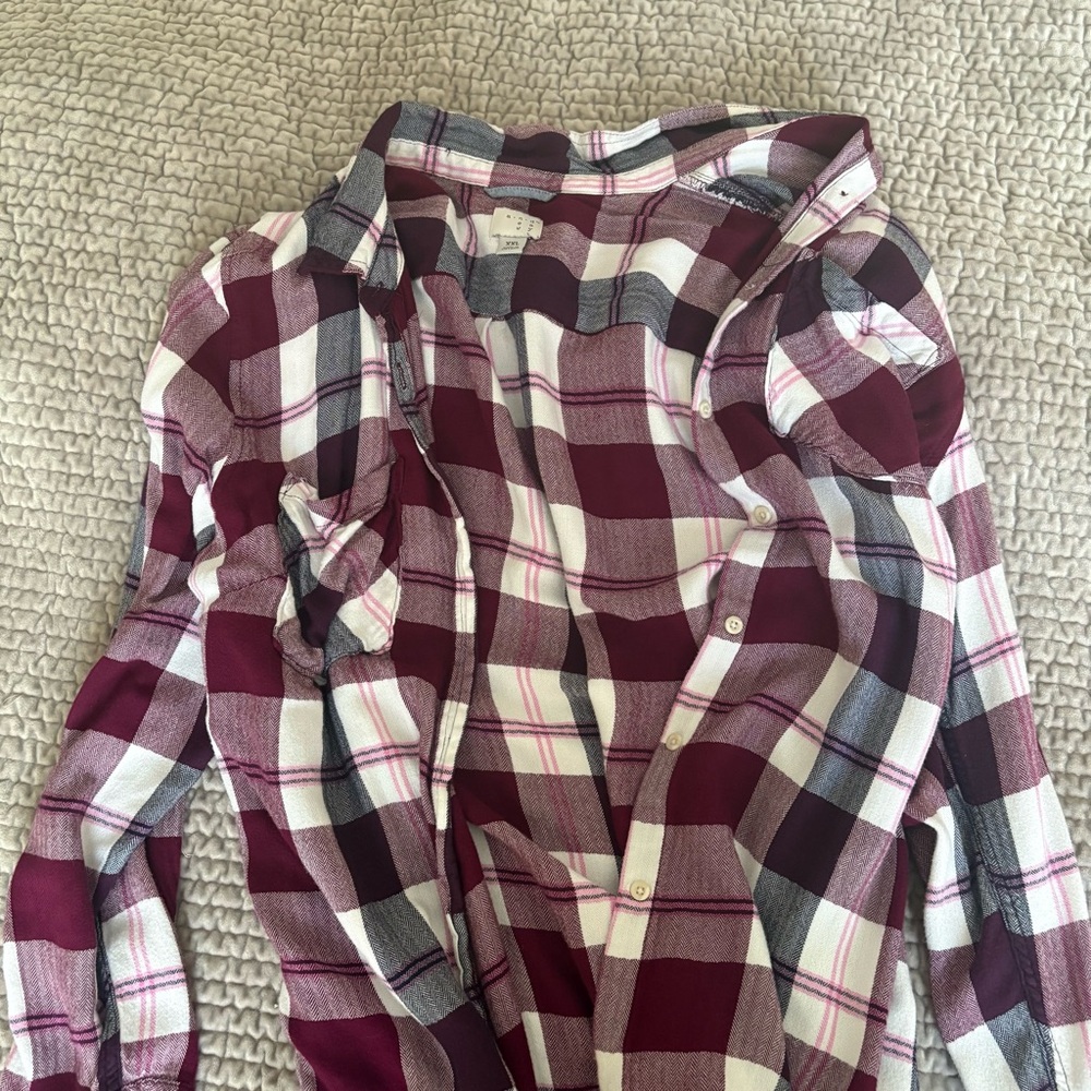 White and Red Plaid Button-Up Shirt size XXL
